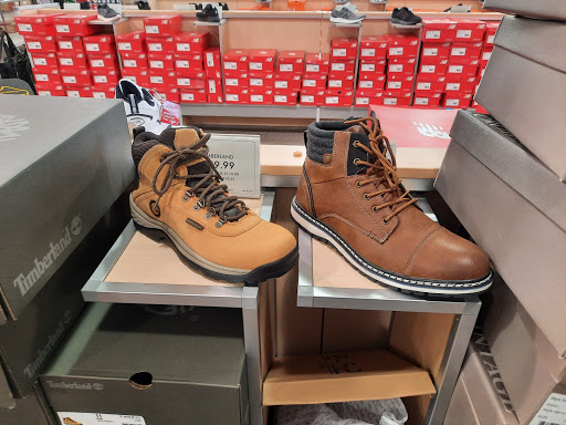 Shoe Store «DSW Designer Shoe Warehouse», reviews and photos, 290 Mid Rivers Center, St Peters, MO 63376, USA