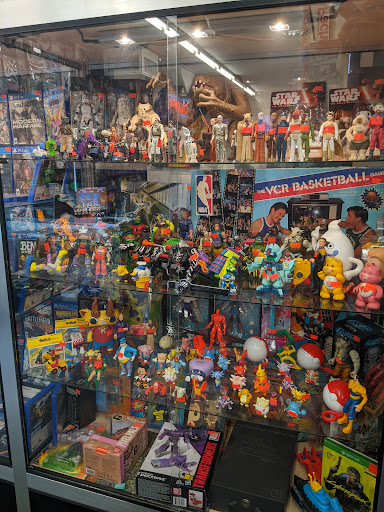 Collectibles Store «Makes Cents Variety Store», reviews and photos, 5027 W Howard Ave, Milwaukee, WI 53220, USA
