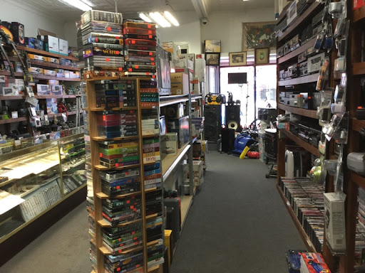 Pawn Shop «J & J Pawn Shop», reviews and photos, 57 Broad St, New Britain, CT 06053, USA