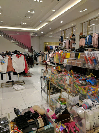 Clothing Store «Forever 21», reviews and photos, 14006 Riverside Dr # 35, Sherman Oaks, CA 91423, USA