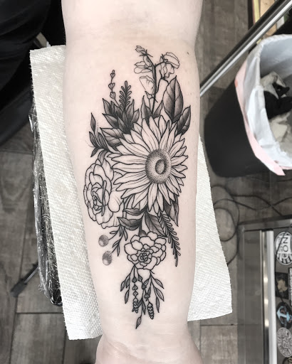 Tattoo Shop «Black Swan Tattoo», reviews and photos, 2947 Florida Ave S, Lakeland, FL 33803, USA