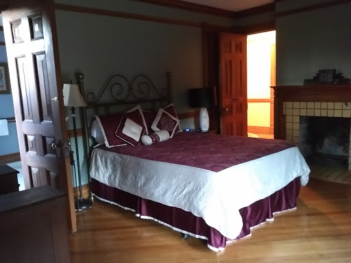 Lodging «D.H.Burrell Overlook Mansion», reviews and photos, 55 Douglas St, Little Falls, NY 13365, USA