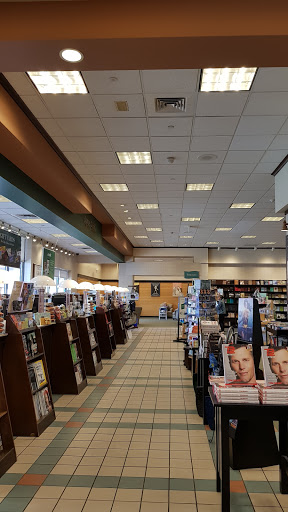 Book Store «Barnes & Noble», reviews and photos, 444 Broadway, Saugus, MA 01906, USA