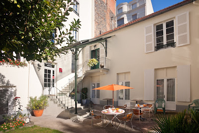 Hôtel de Naples: Location chambres demi-pension soirée étape séjour de charme groupe parking privé accueil motard cycliste proche gare centre-ville VICHY ALLIER 03 à Vichy