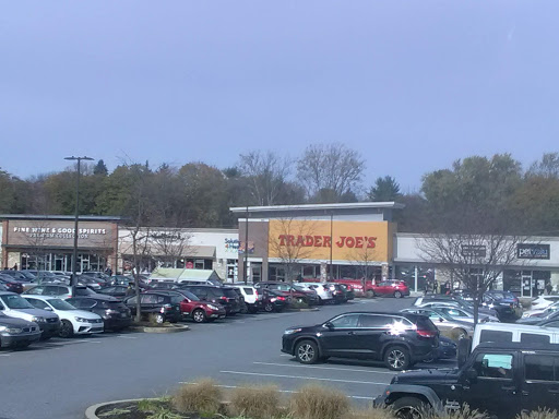 Shopping Mall «Gateway Shopping Center», reviews and photos, 221 E Swedesford Rd, Wayne, PA 19087, USA