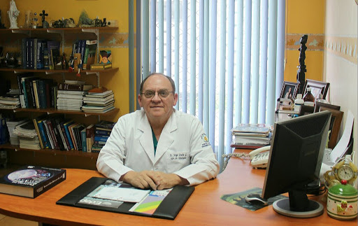 Dr. Jorge Ocaña - Urólogo de Niños