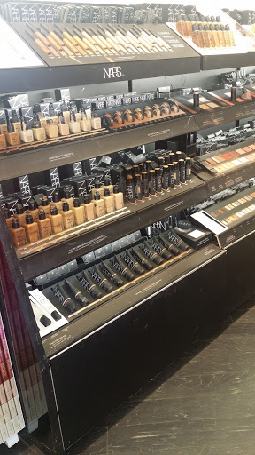 Cosmetics Store «SEPHORA», reviews and photos, 639 E Shaw Ave, Fresno, CA 93710, USA