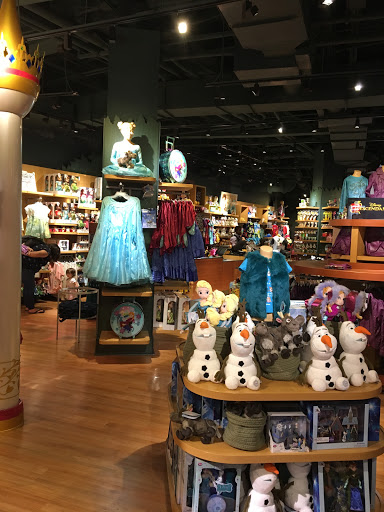 Toy Store «Disney Store», reviews and photos, 1961 Chain Bridge Rd, McLean, VA 22102, USA