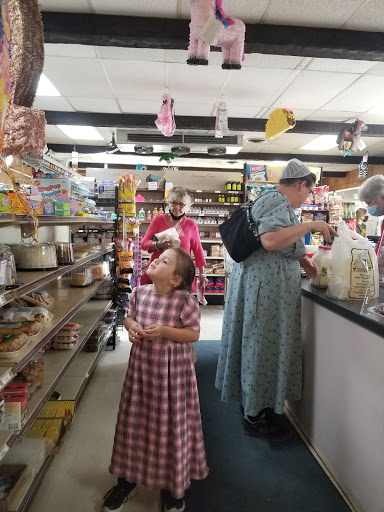 Grocery Store «Maplehofe Dairy Farm Store», reviews and photos, 799 Robert Fulton Hwy, Quarryville, PA 17566, USA