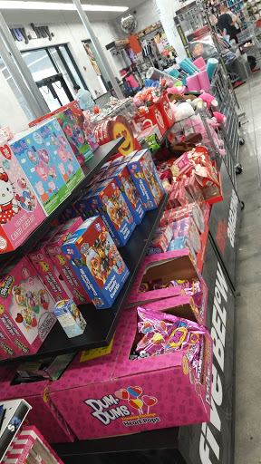 Variety Store «Five Below», reviews and photos, 2292 S University Dr, Davie, FL 33324, USA