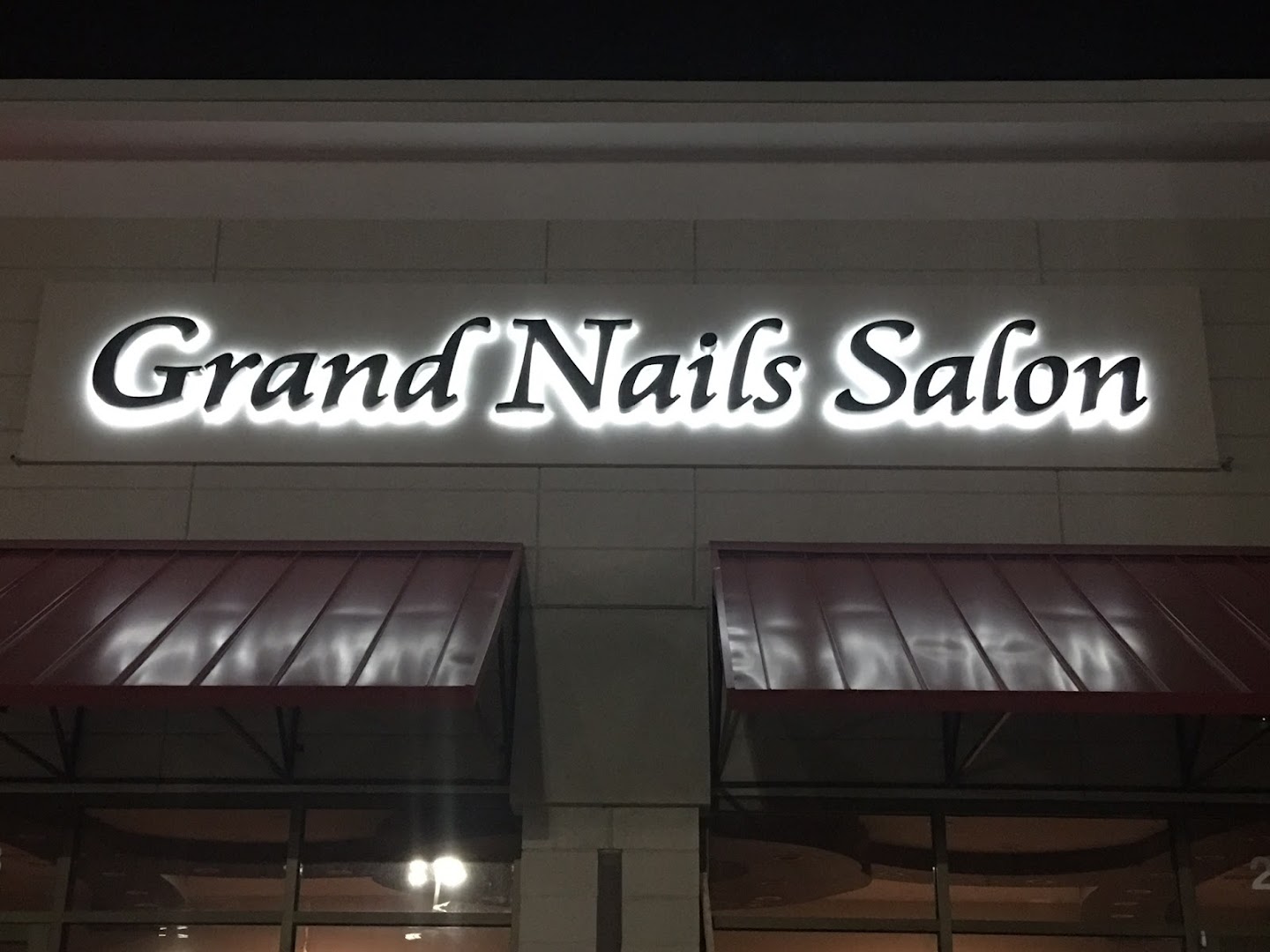 Grand Nails Salon