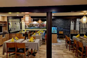 Lillys-Asia-Restaurant image