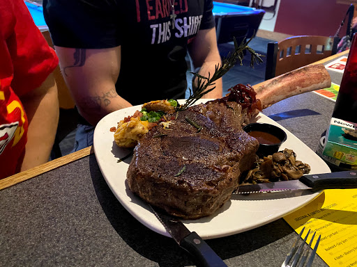 Sports Bar «Brass Rail Sports Bar, Restaurant & Pool Hall», reviews and photos, 4940 NE 81st St, Kansas City, MO 64119, USA