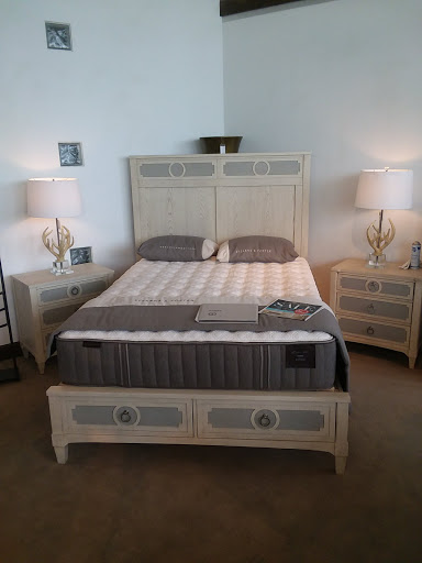 Furniture Store «Rooms To Go Furniture Store - Port Richey», reviews and photos, 9500 Scenic Dr, Port Richey, FL 34668, USA