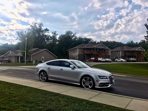 Car Dealer «LUXURY CAR OUTLET», reviews and photos, 751 W Roosevelt Rd, Lombard, IL 60106, USA