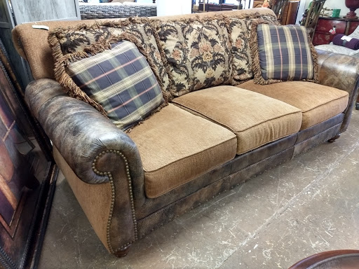 Consignment Shop «New Leaf Home Furnishings», reviews and photos, 2449 Pierce Dr #3, Spring Grove, IL 60081, USA