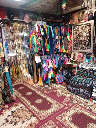 Tobacco Shop «Sunshine Daydream», reviews and photos, 2941 Boston Post Rd, Guilford, CT 06437, USA