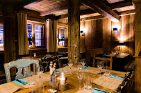 Atmosphère du Restaurant de fondues Restaurant La Pivotte à Les Gets - n°7