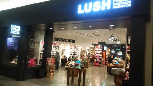 Cosmetics Store «LUSH Fresh Handmade Cosmetics», reviews and photos, 7900 Shelbyville Rd, Louisville, KY 40222, USA