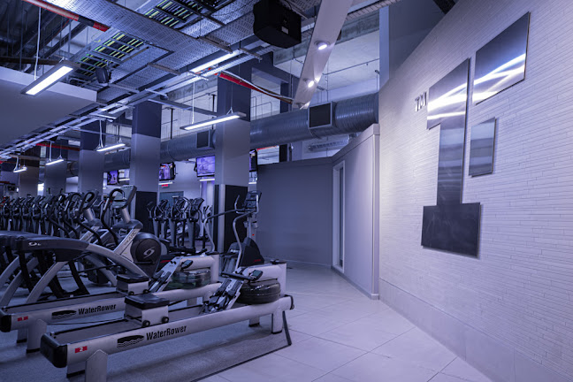 Reviews of Fitness First Highbury in London - Gym