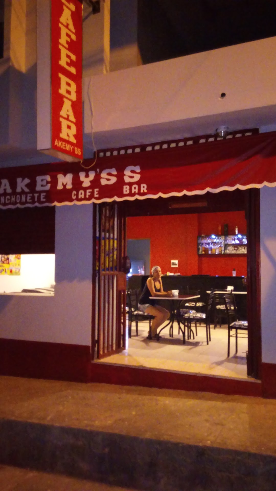 Akemyss Café & Bar