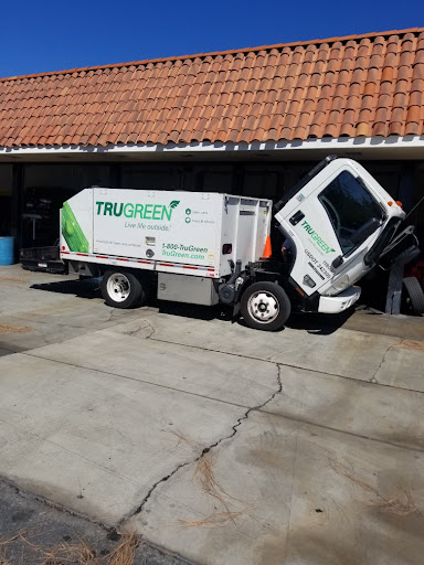Daniels Tire Service image