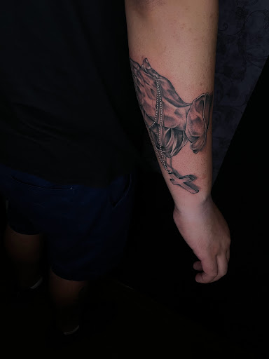 Tattoo Shop «Highland Tattoo», reviews and photos, 6816 Hollywood Blvd, Los Angeles, CA 90028, USA