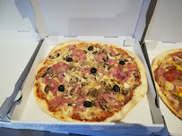 Plats et boissons du Pizzeria La Boîte à Pizz à Parcey - n°10
