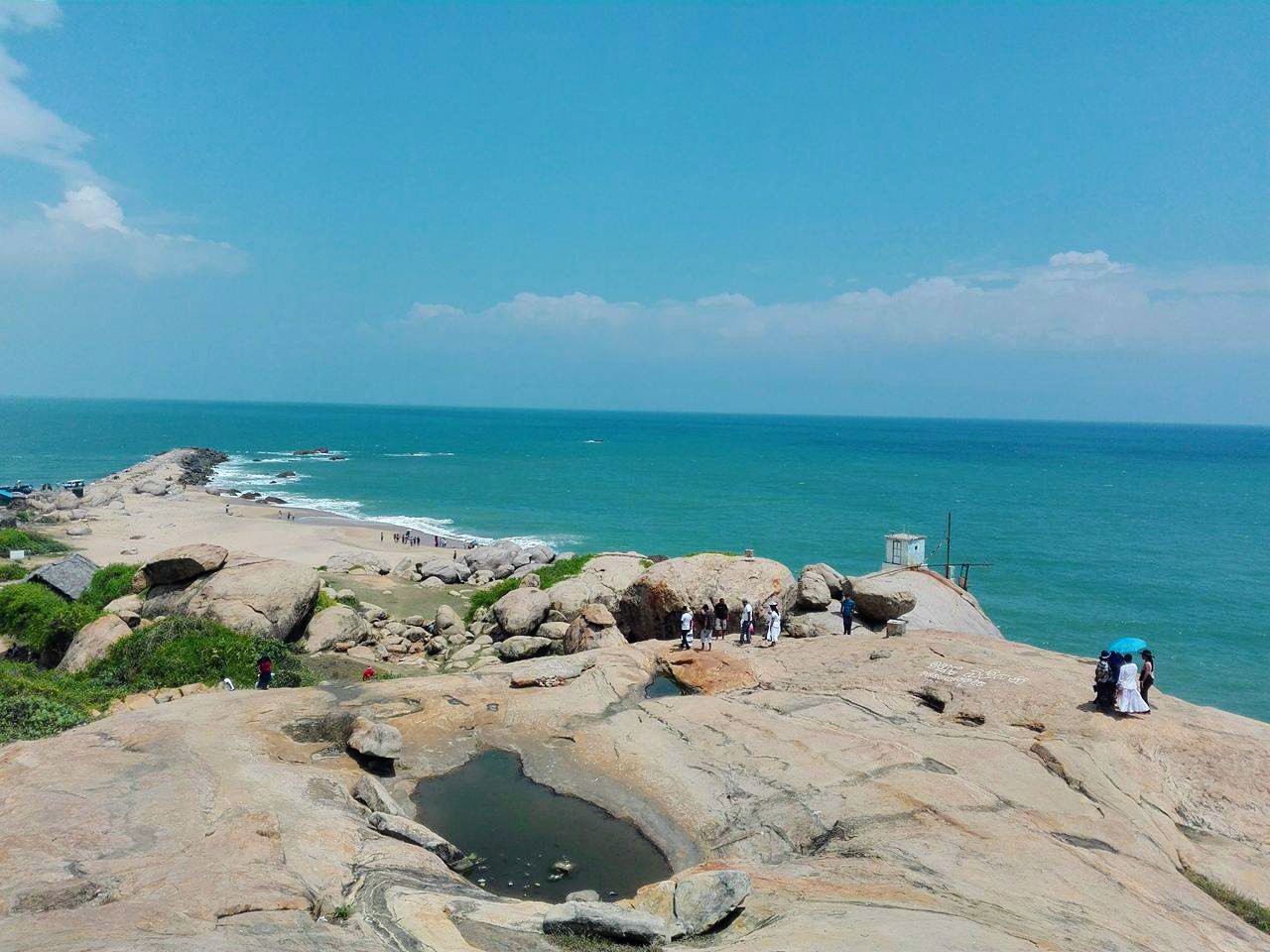 Kirinda Beach'in fotoğrafı ve yerleşim