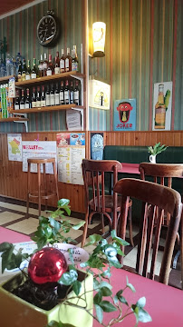 Atmosphère du Café Café De La Halle à Montfort-sur-Risle - n°2
