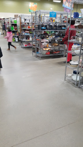 Thrift Store «Goodwill Store & Donation Center», reviews and photos, 3900 N Palmer St, Milwaukee, WI 53212, USA