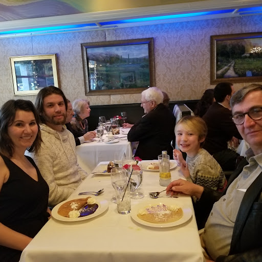 Shopping Mall «The Village», reviews and photos, 6920 Mission Rd, Prairie Village, KS 66208, USA