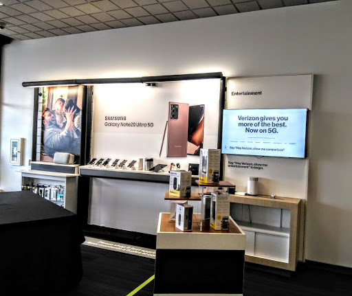 Cell Phone Store «Verizon», reviews and photos, 6432 Springfield Blvd, Springfield, VA 22150, USA