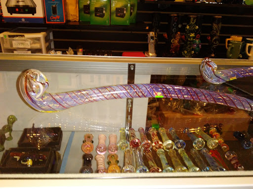 Tobacco Shop «The Loonar Station», reviews and photos, 3153 Central Ave, Toledo, OH 43606, USA