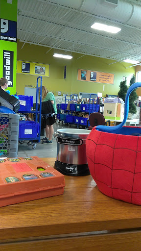 Thrift Store «Goodwill», reviews and photos