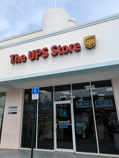 Shipping and Mailing Service «The UPS Store», reviews and photos, 1521 Alton Rd, Miami Beach, FL 33139, USA