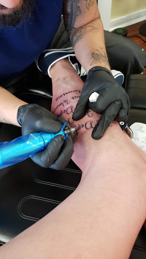 Tattoo Shop «Boundless Tattoo Company», reviews and photos, 16030 S Lincoln Hwy #106, Plainfield, IL 60586, USA