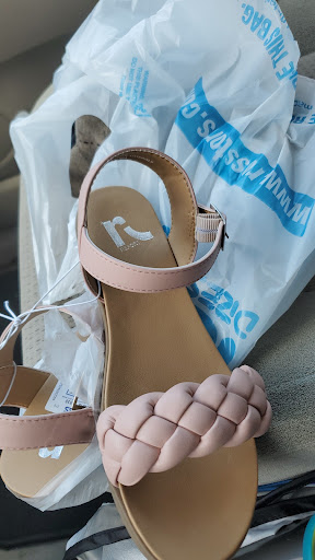 Clothing Store «Ross Dress for Less», reviews and photos, 20519 S Dixie Hwy, Cutler Bay, FL 33189, USA