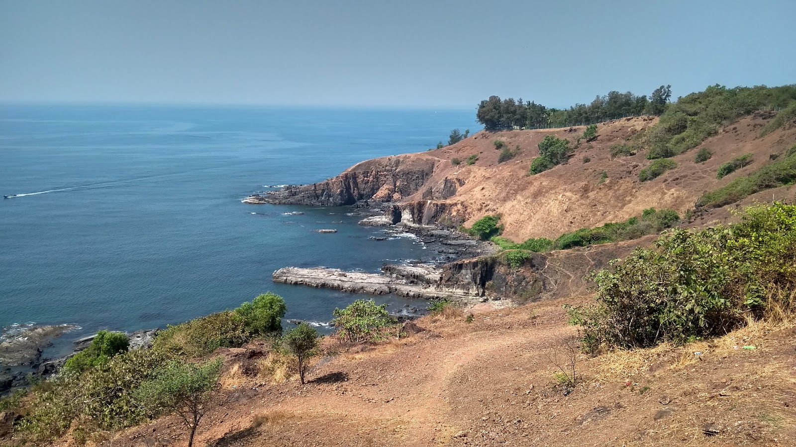 Foto av Aguada Rocky Beach med hög nivå av renlighet