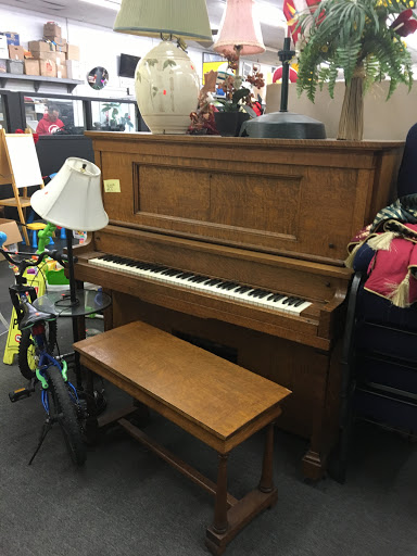 Thrift Store «The Main Place Thrift Store», reviews and photos, 1631 El Camino Real, Tustin, CA 92780, USA