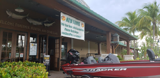 Sporting Goods Store «Bass Pro Shops», reviews and photos, 10040 Gulf Center Dr, Fort Myers, FL 33913, USA