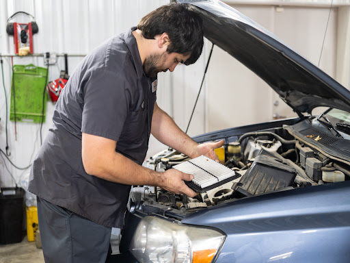 Auto Repair Shop «Honest Wrenches Automotive Repair», reviews and photos, 2015 NE 58th Ave, Des Moines, IA 50313, USA