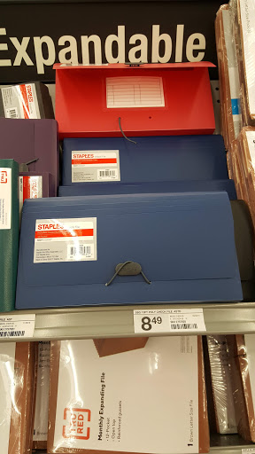 Office Supply Store «Staples», reviews and photos, 2080 W Empire Ave, Burbank, CA 91504, USA