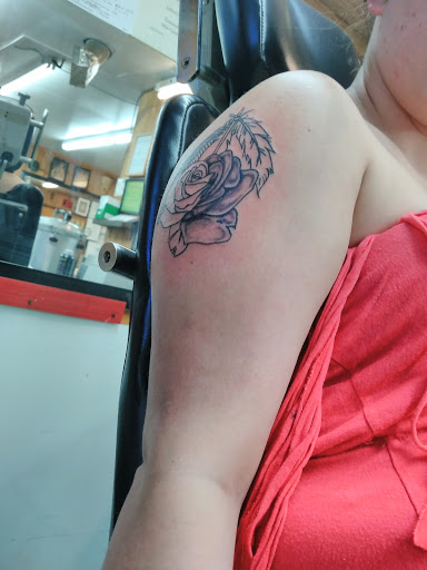 Tattoo Shop «Reigning Ink Tattoo», reviews and photos, 307 S Anderson St, Tullahoma, TN 37388, USA