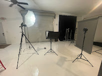 The Bull Street Light Room A Studio Share - Photo 5 - Car repair in Savannah, GA, Savannah