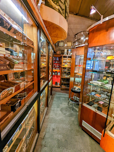 Tobacco Shop «Up Down Cigar», reviews and photos, 1550 N Wells St, Chicago, IL 60610, USA