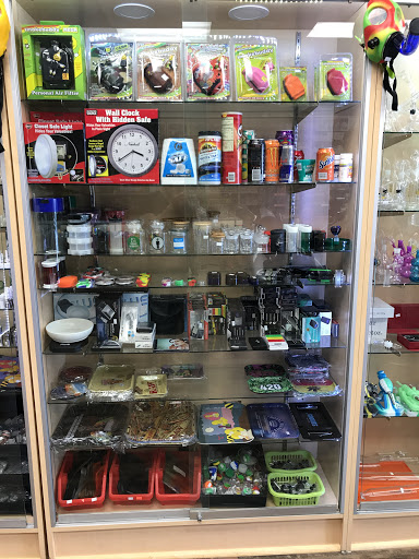 Tobacco Shop «Puff&Pass Smoke Shop», reviews and photos, 14151 Ramona Blvd #2B, Baldwin Park, CA 91706, USA
