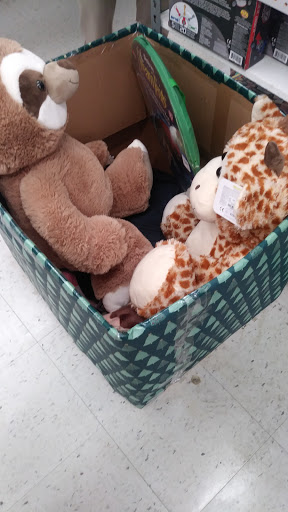 Home Goods Store «Tuesday Morning», reviews and photos, 23314 Farmington Rd, Farmington, MI 48336, USA