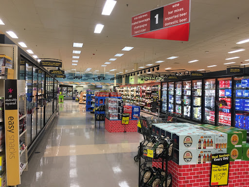 Grocery Store «Hannaford Supermarket», reviews and photos, 11 Milton Rd, Rochester, NH 03867, USA