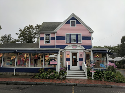 Clothing Store «Vineyard Vines», reviews and photos, 56 Narragansett Ave, Oak Bluffs, MA 02557, USA